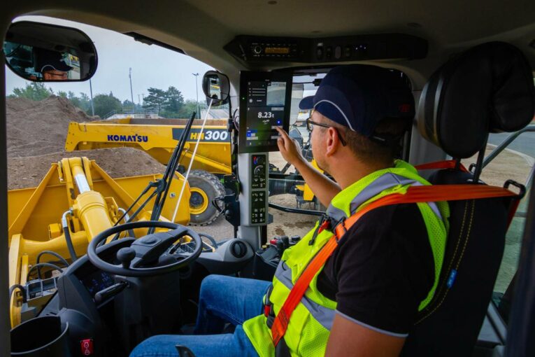 Komatsu announces new SubMonitor for wheel loaders in Europe