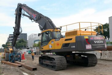 OKP in Singapore chooses Volvo Vibro Hammer for Sheet Piling applications