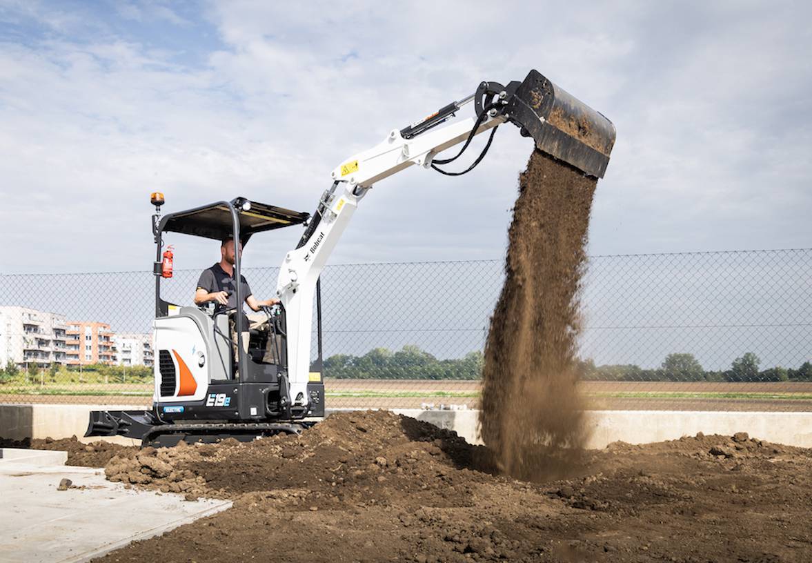 New Electric Excavator and Portable Compressor set for Executive Hire Show