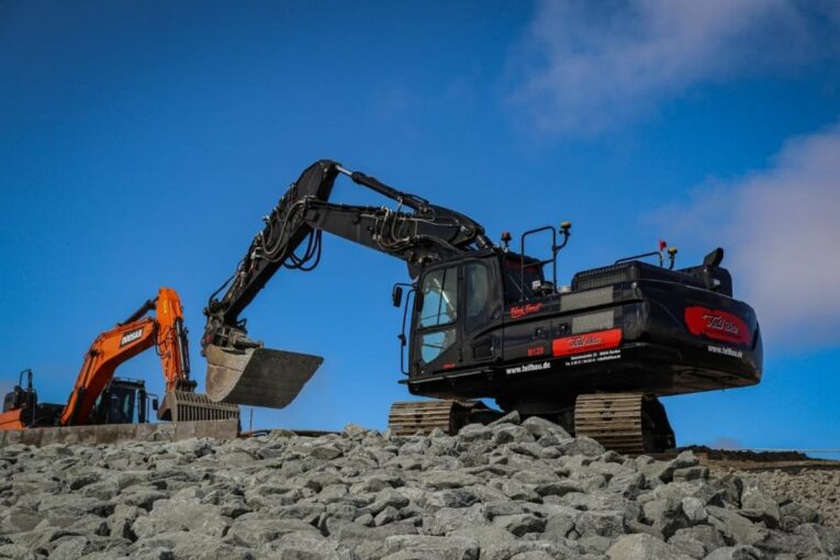 Tell Bau puts Doosan DX255NLC Excavator to work on Norderney Island