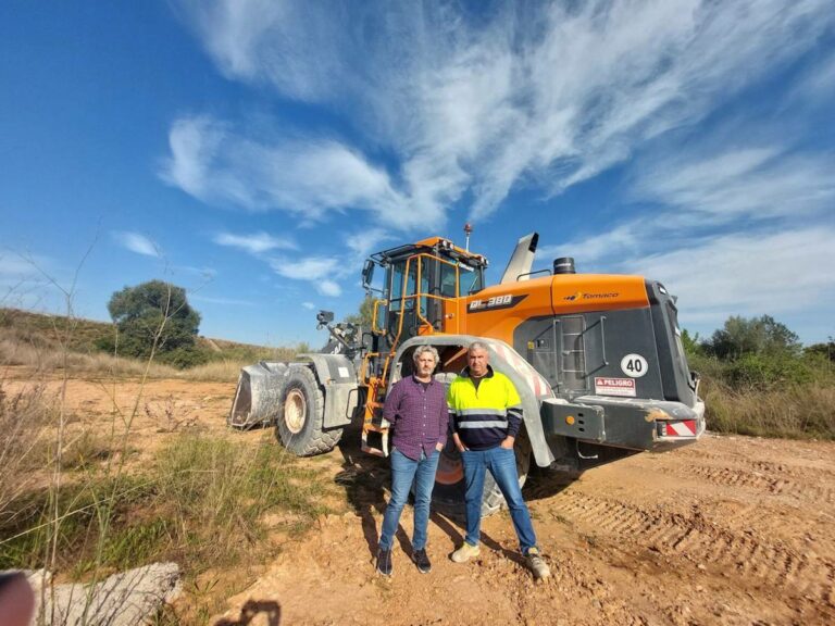 Spanish Ceramic Floor Tile expands with new Doosan DL380-7 wheel loader