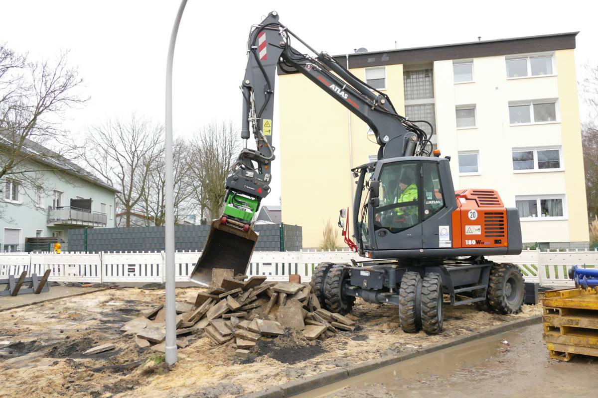 ATLAS 180 WSR Excavator the perfect solution for narrow construction sites