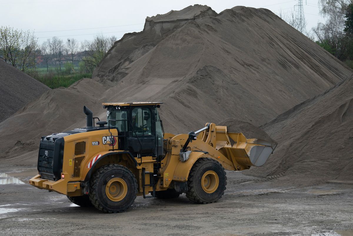 New Cat 950 and 962 Wheel Loaders feature Premium performance and technology
