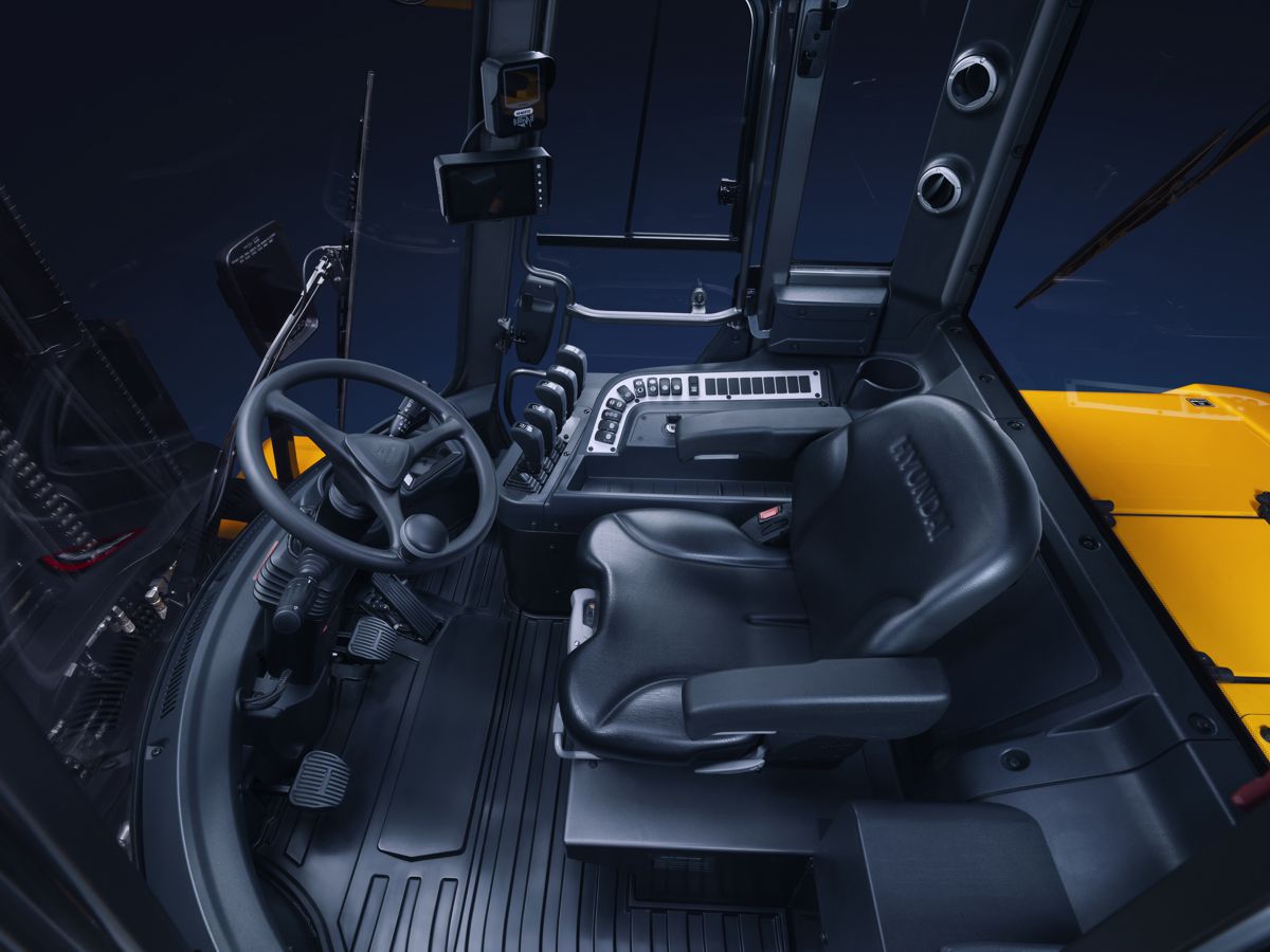 Hyundai unveils new range of Heavy Line Diesel Forklift Trucks