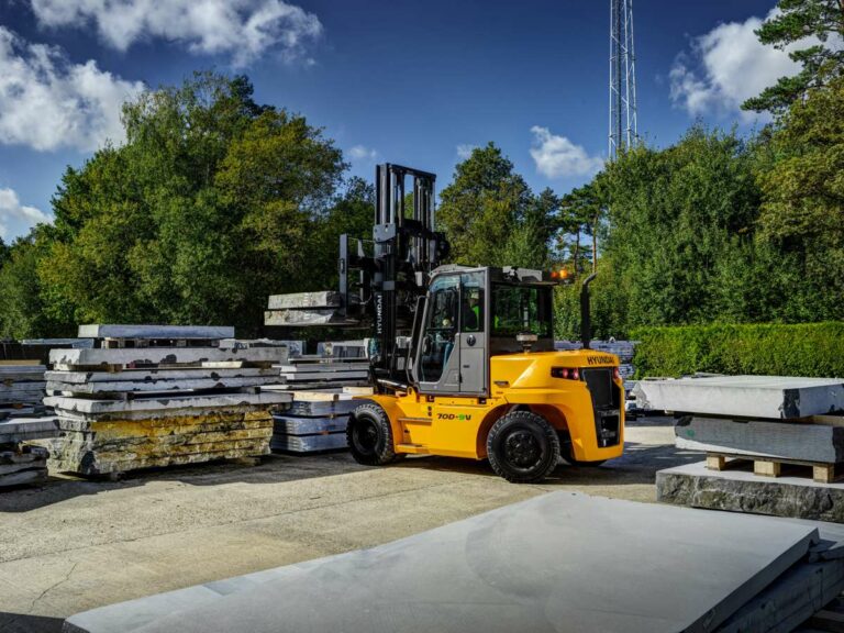 Hyundai unveils new range of Heavy Line Diesel Forklift Trucks