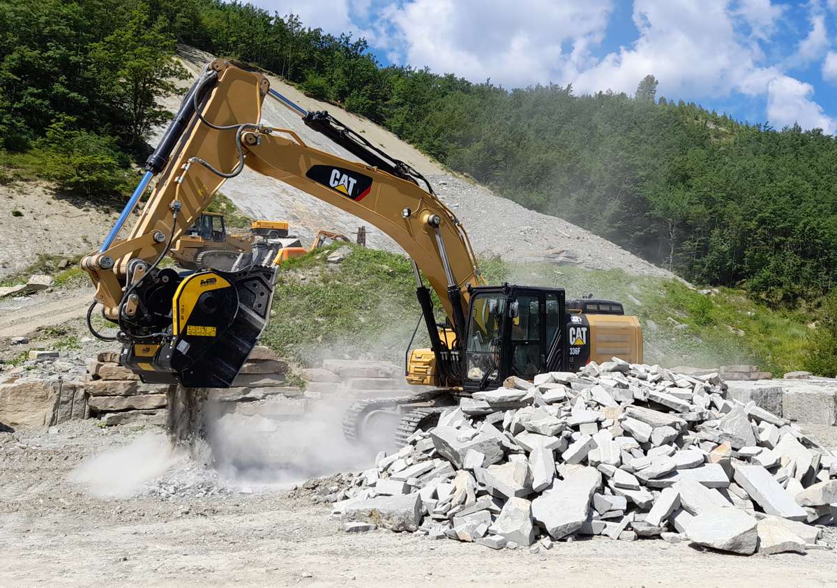 MB Crusher equipped excavators return waste to the production cycle