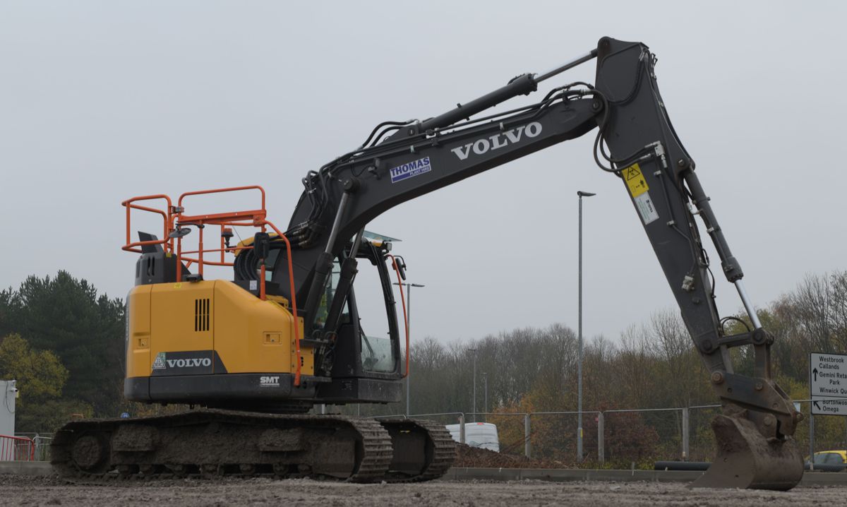 Thomas Plant Hire boosts safety with 65 Xwatch Safety Systems