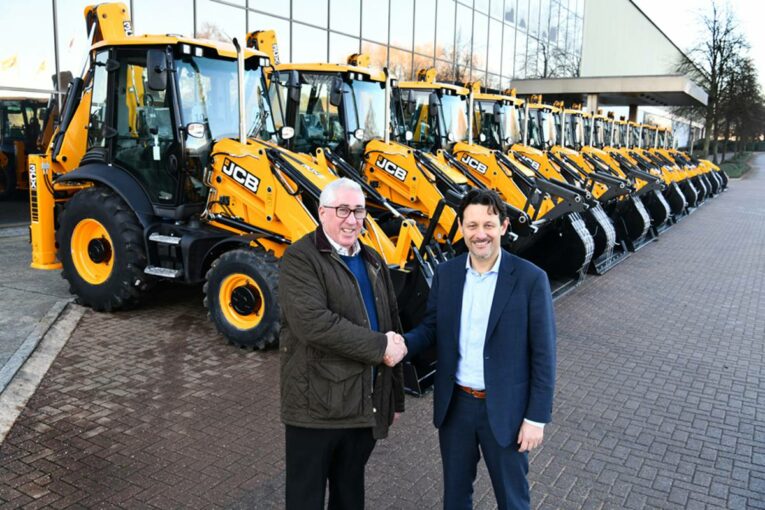 JCB celebrates largest ever UK Construction Fleet Equipment Order