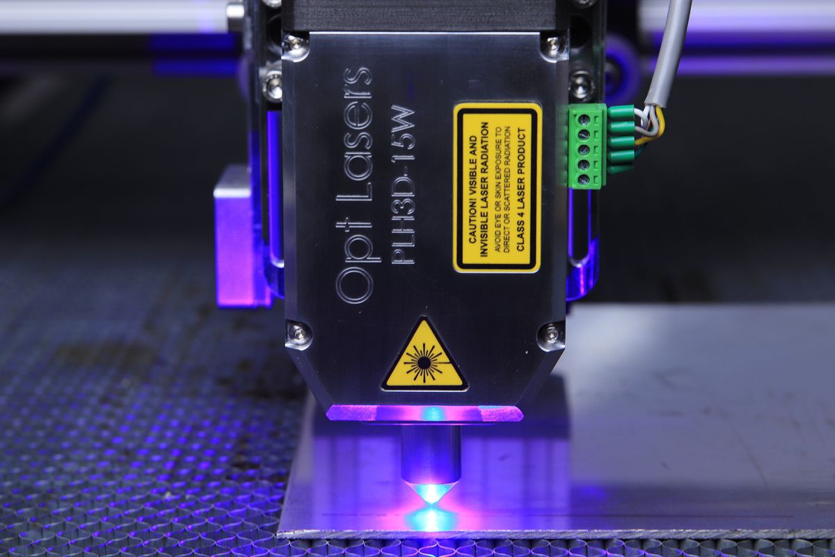 How laser marking streamlines the expansion of the robotics industry