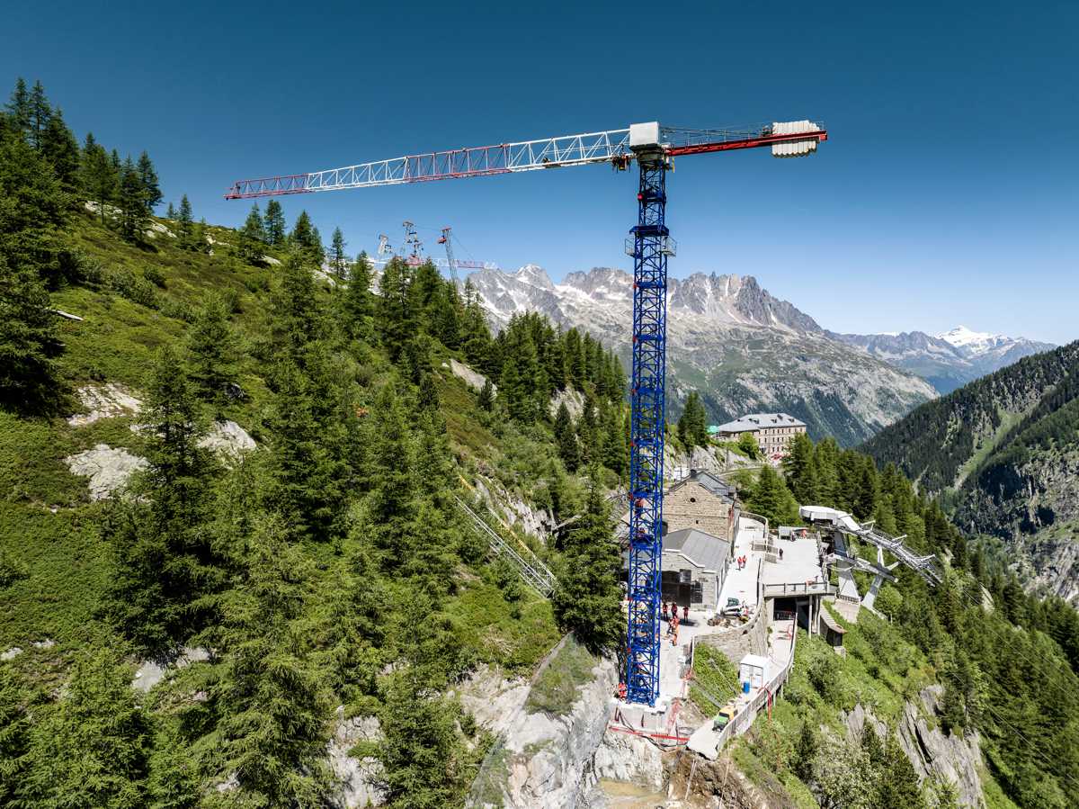 Liebherr flat-top crane assembled by helicopter on Mont Blanc