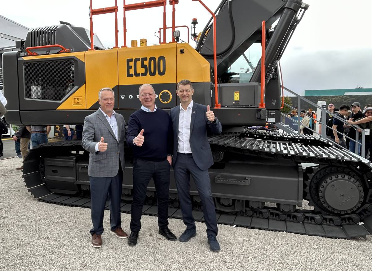 VolvoCE previews prototype of the new generation EC500 Excavator at Conexpo