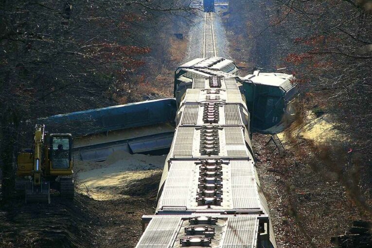 Learning from East Palestine to respond to Hazardous Waste Spills with Data