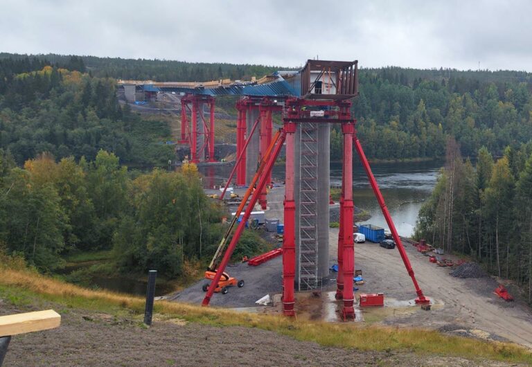 Specialist Salvage and Construction Techniques save Swedish Bridge