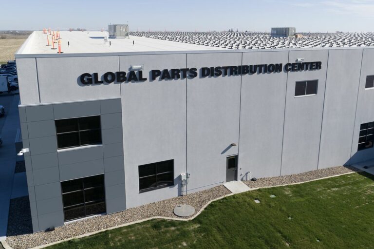 Vermeer celebrates opening of new Global Parts Distribution Center