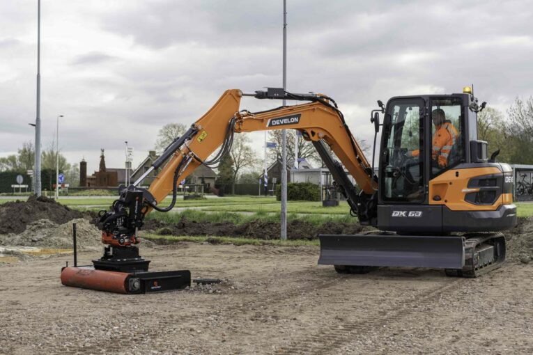 DEVELON launches new 6 tonne Stage V Mini-Excavators 