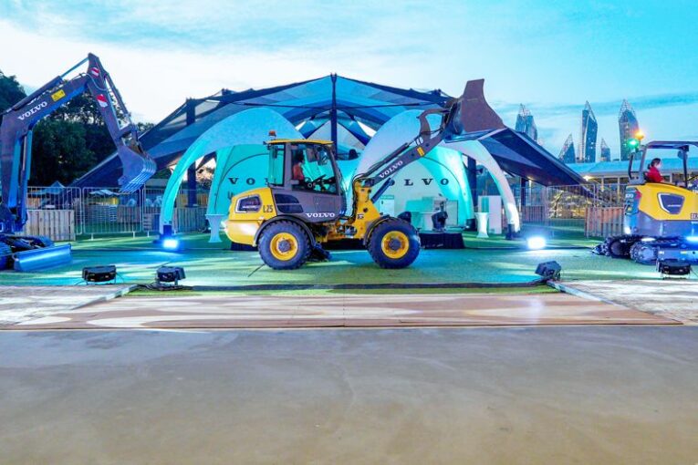 Volvo Electric Machinery gets to work in Singapore