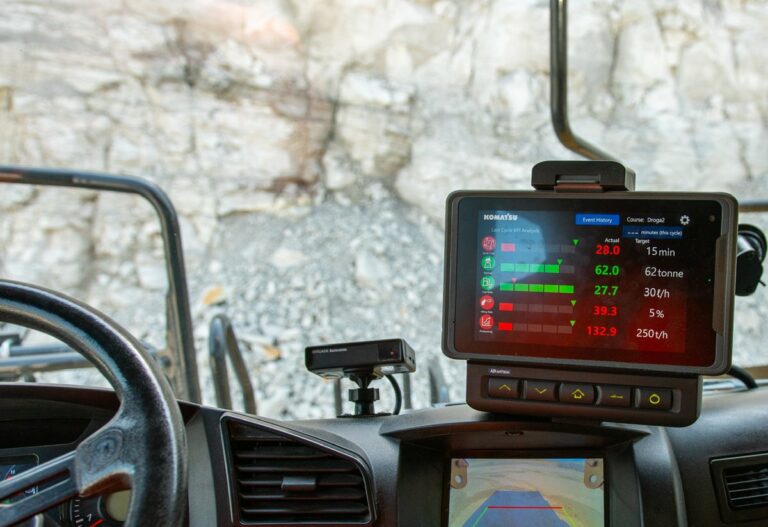 Revolutionise Hauler efficiency with Komatsu's Operator Guidance Monitor