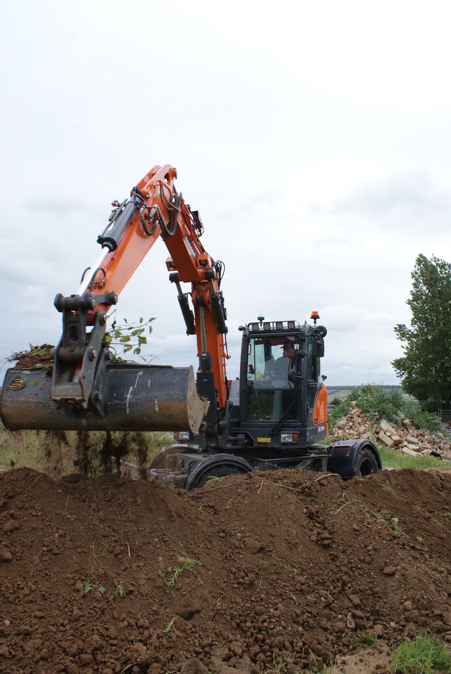 Harwinn Agricultural and Construction evolves with a Develon DX100W-7 Excavator