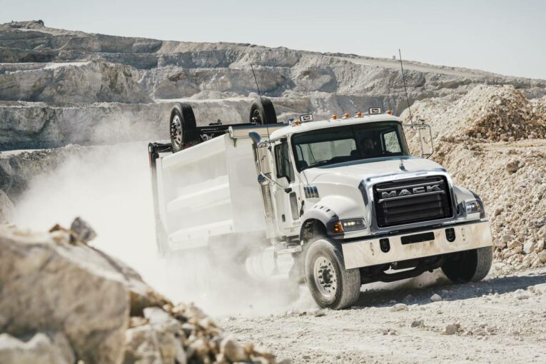 Mack Compressed Natural Gas Truck features Allison Transmission Propulsion Solution