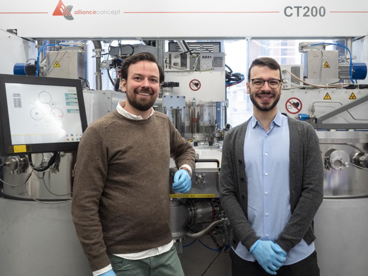 Credit: Image: Empa Innovation in progress: CEO Moritz Futscher and CTO Abdessalem Aribia in Empa's Coating Competence Center.