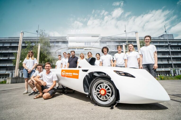 aCentauri Solar Racing Team heads to Australia with Gebrüder Weiss