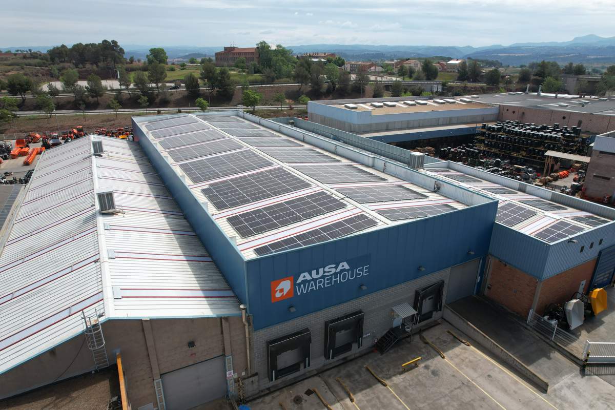 AUSA HQ goes off-grid with 1,200 m² of solar panels