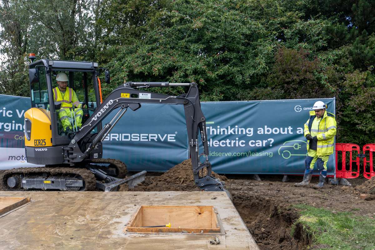 GRIDSERVE trials Volvo Electric Excavator with SMT GB