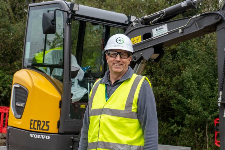 GRIDSERVE trials Volvo Electric Excavator with SMT GB