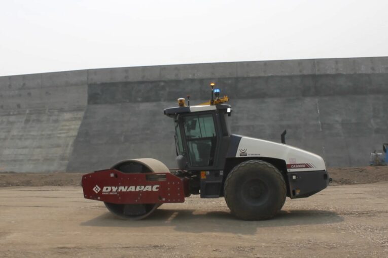 Fully Autonomous Soil Compactor tested by Trimble on live jobsite