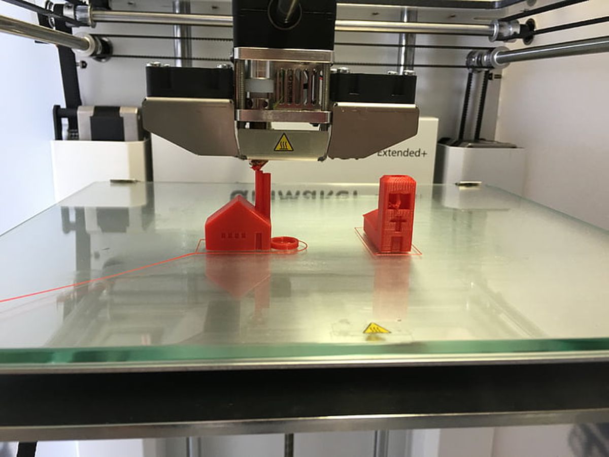 Injection Moulding vs 3D Printing: The Realm of Modern Manufacturing