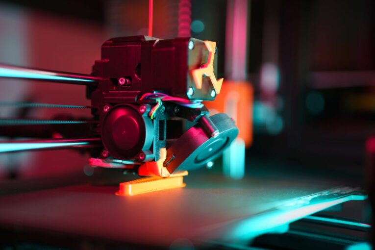 Injection Moulding vs 3D Printing: The Realm of Modern Manufacturing