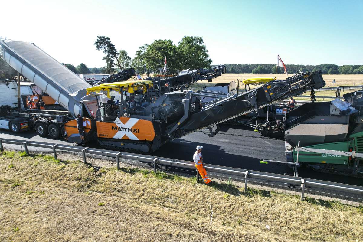 Rehabilitating a German Motorway with Vögele's InLine-Pave Sustainable Method