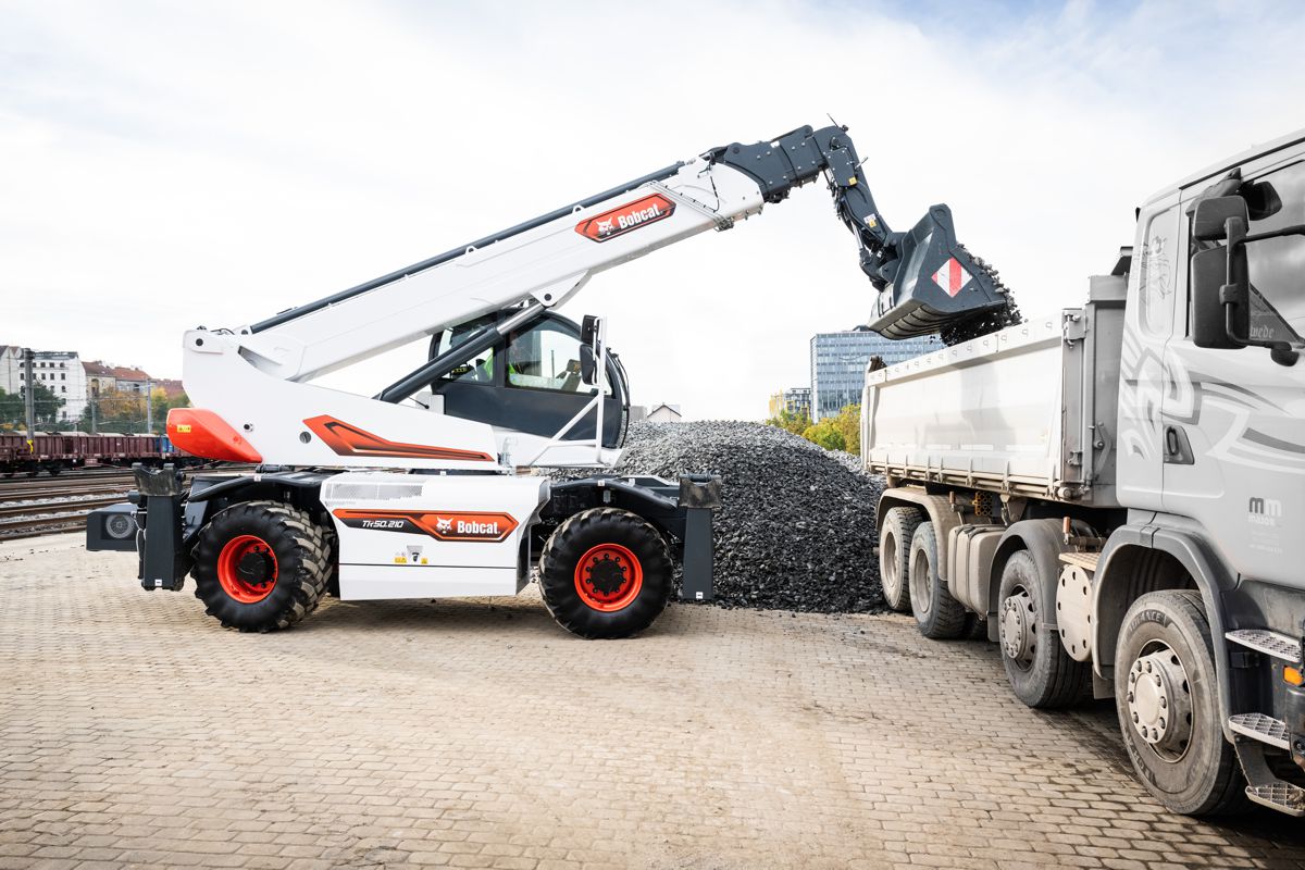 Bobcat launches new Rotary Telehandlers for EMEA Markets