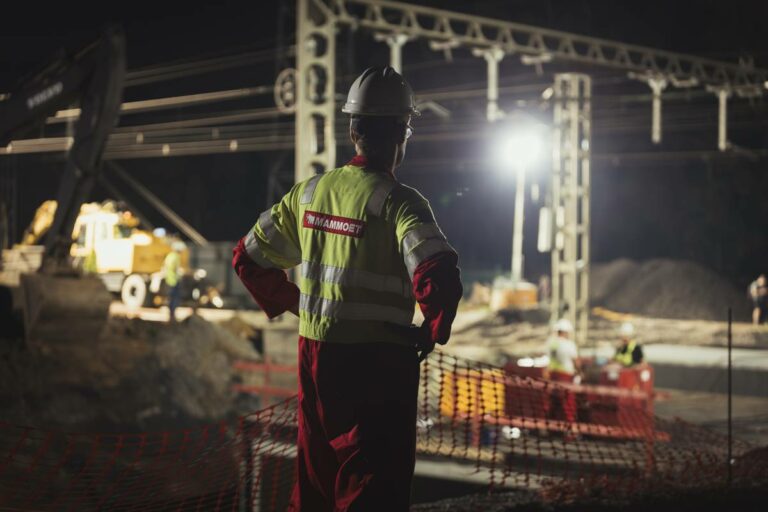 Mammoet showcases sustainability on Tunnel Section Transport Project in Belgium