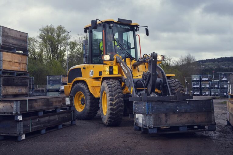 VolvoCE updates L30 and L35 Compact Wheel Loaders