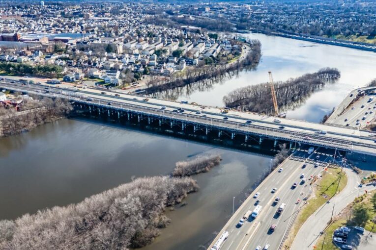Heavy Traffic rerouted using Acrow Steel Bridge during New Jersey Project