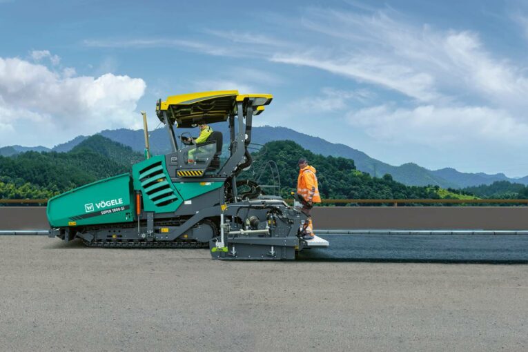 Meet the clever new Vögele SUPER 1800-5i Dash 5 Paver