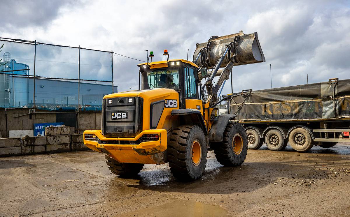 London-based Reston Waste invests £2m in brand new JCB Waste Handling Fleet