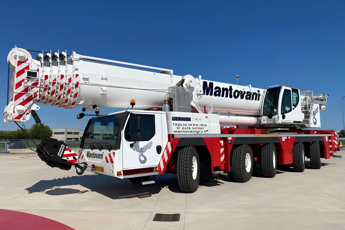Three new Liebherr Mobile Cranes for Mantovani Global Services in Italy