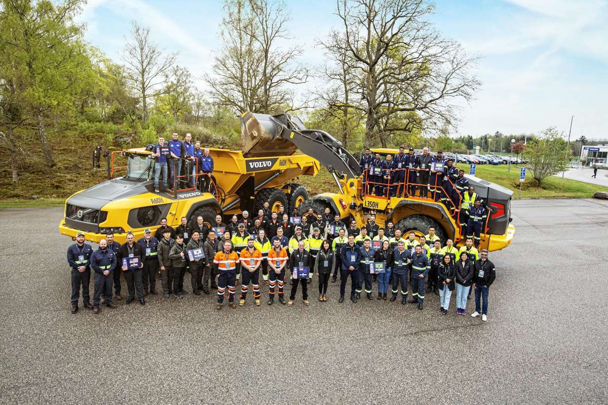 Fourteen teams from Volvo dealers took part in the Grand Final from around the world.