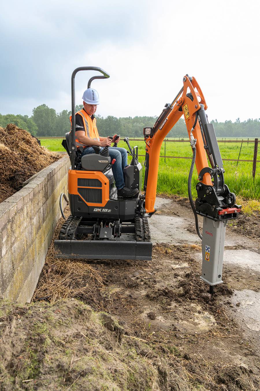 Develon releases High Performance DX10Z-7 Mini-Excavator