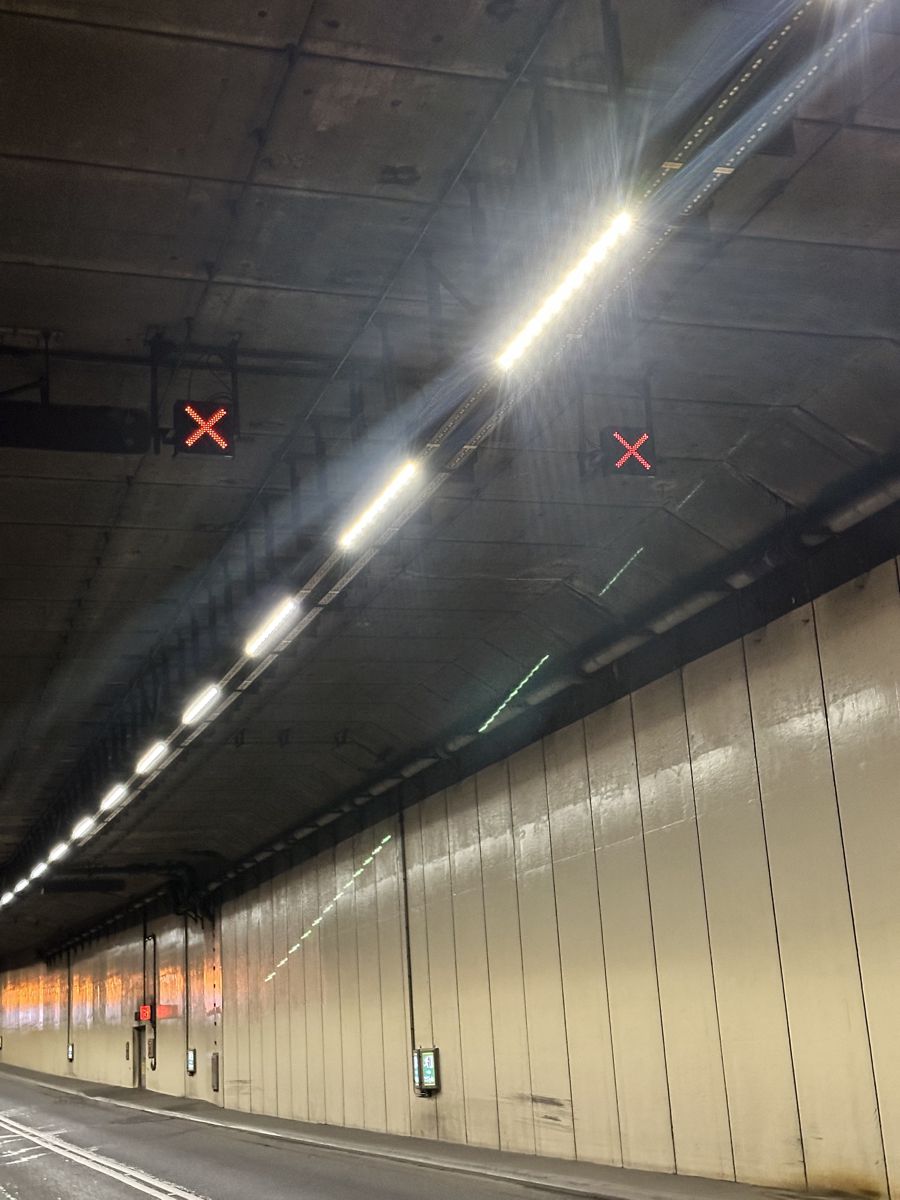 Messagemaker Displays designs LED Tunnel Lane Control Signs for TfL