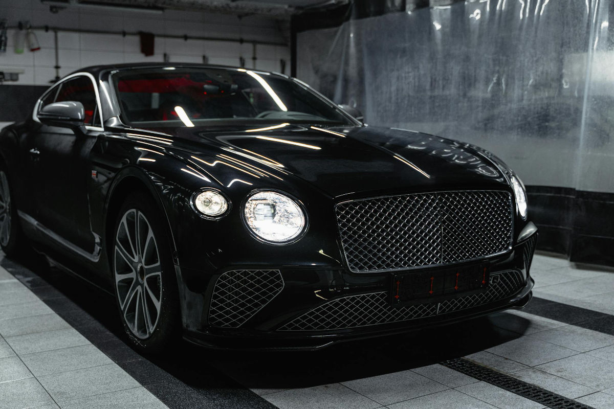 Experience the Bentley 656LR with Premium car rental in the UAE