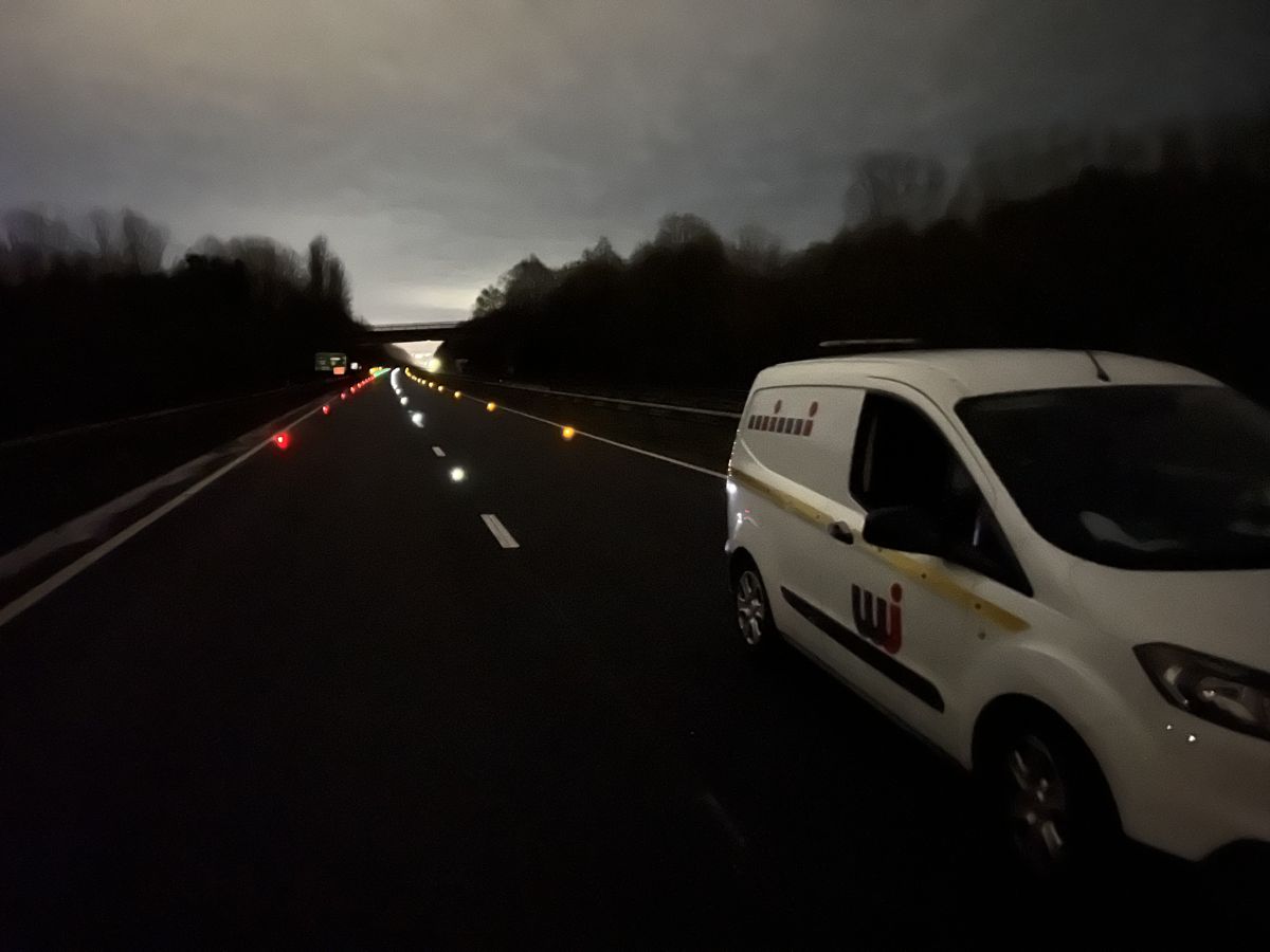 Increasing Driver Visibility on the A2 with Road Studs and Markings