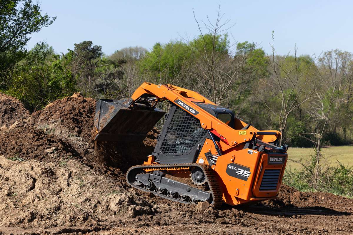 Meet the new DEVELON DTL35 Compact Track Loader