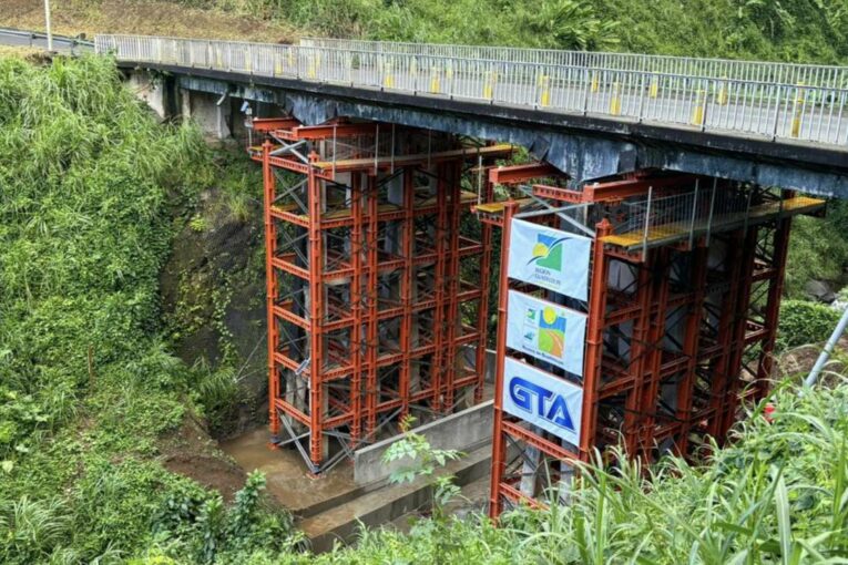 Altrad RMD Kwikform reinforces bridge in Saint-Claude, Guadeloupe