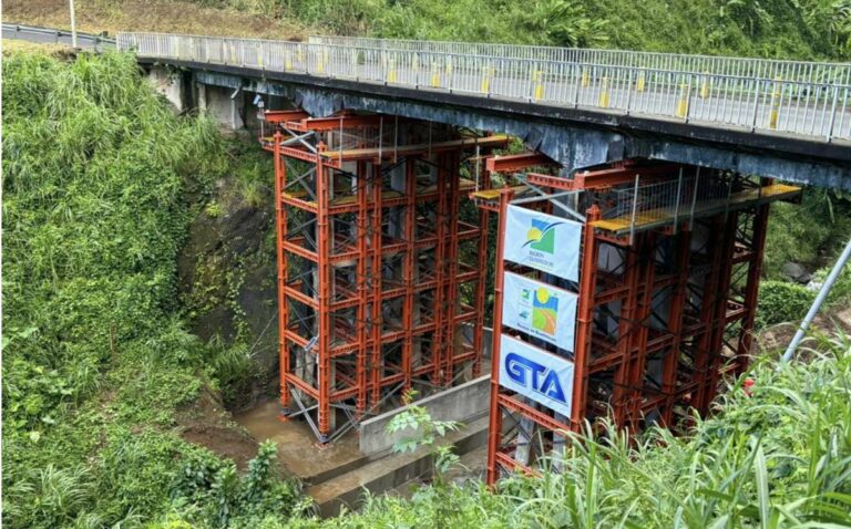 Altrad RMD Kwikform reinforces bridge in Saint-Claude, Guadeloupe