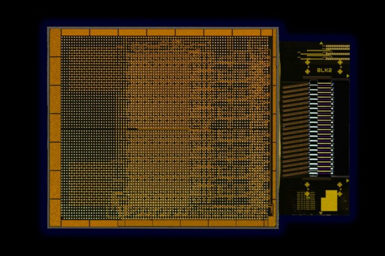 Intel developing Fully Integrated Optical Chiplets