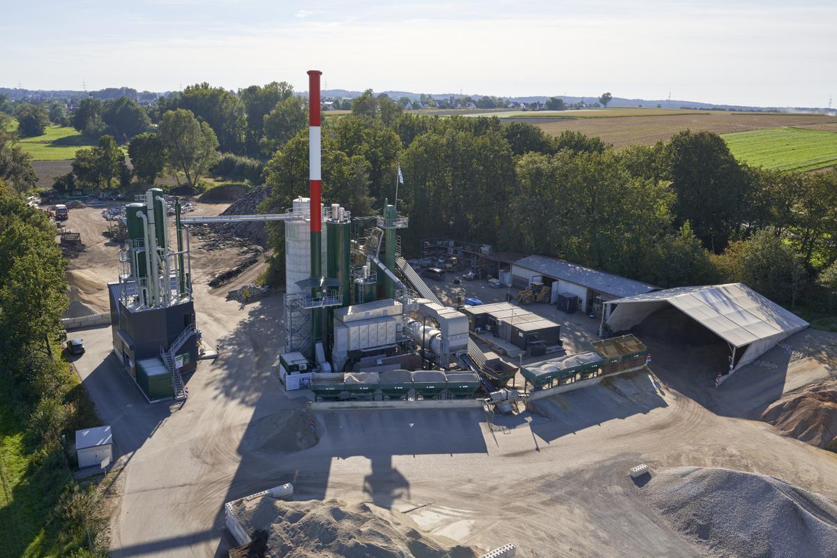 Powering an Asphalt Mixing Plant with a Wood Dust Burner