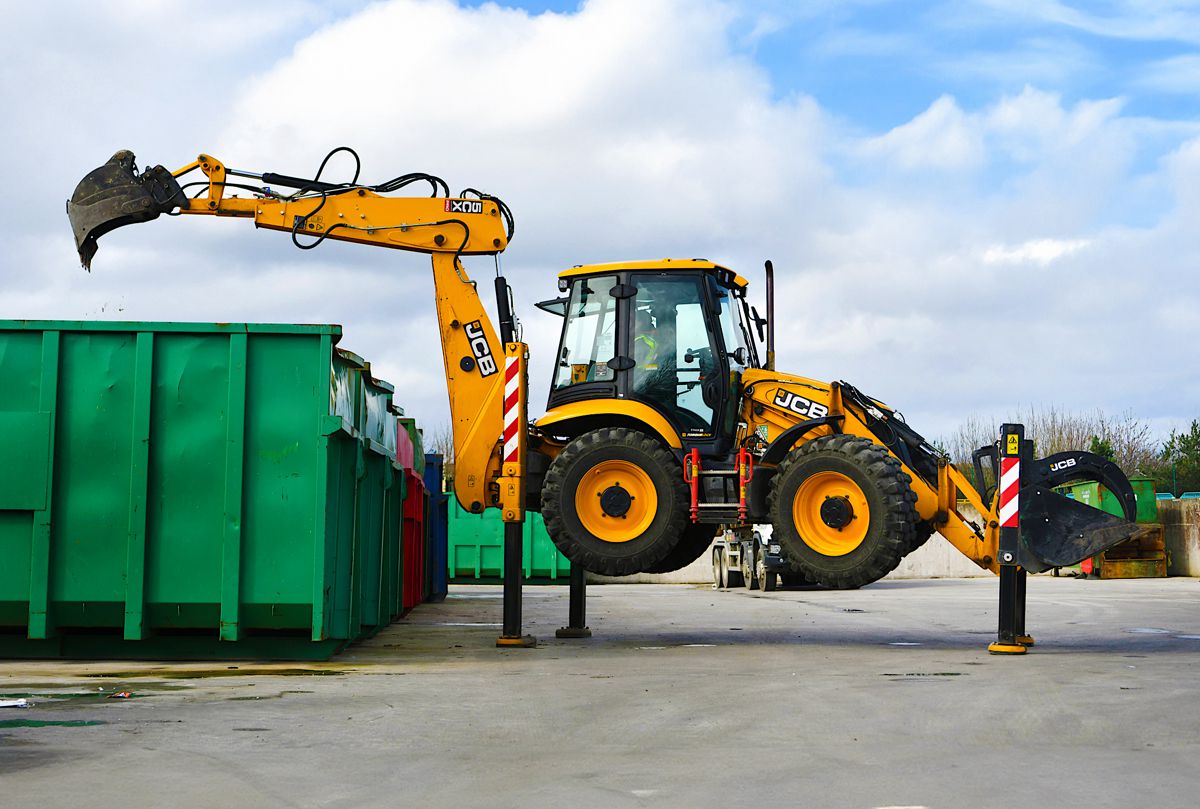 JCB 5CX PRO Wastemaster slashes costs for Bryson Recycling